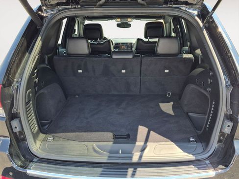 Used 2020 Jeep Grand Cherokee Limited AWD/4WD image 32