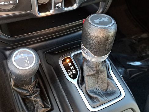 Used 2023 Jeep Wrangler Unlimited Sport image 23