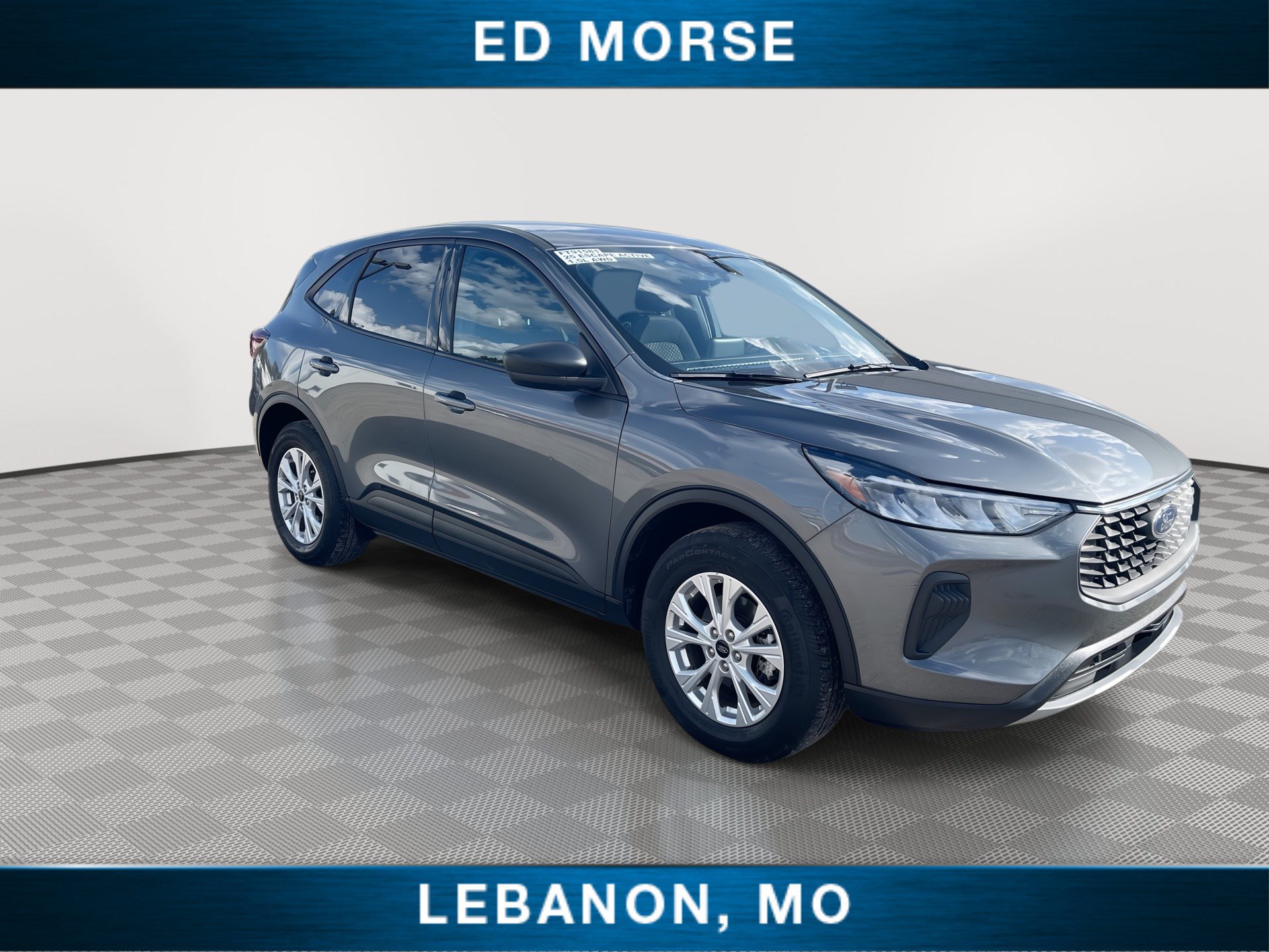 Used 2025 Ford Escape Active AWD/4WD image 2