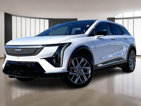 Certified 2025 Cadillac Optiq Luxury 1 image 1
