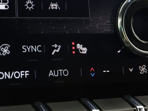 Used 2025 GMC Acadia Elevation image 8