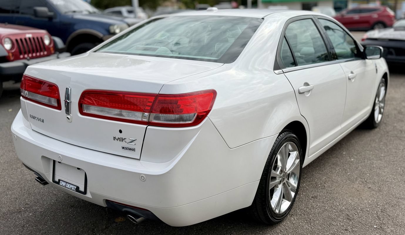 Used 2010 Lincoln MKZ AWD image 3