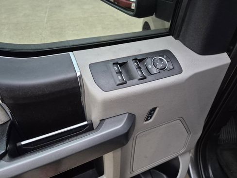 Used 2017 Ford F150 XLT RWD image 12