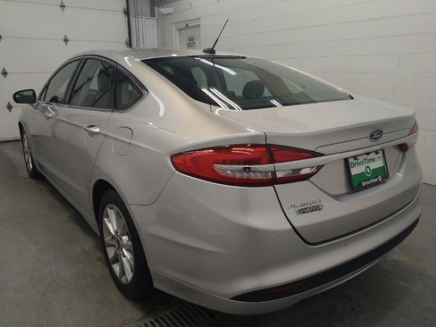 Used 2017 Ford Fusion Energi SE image 5