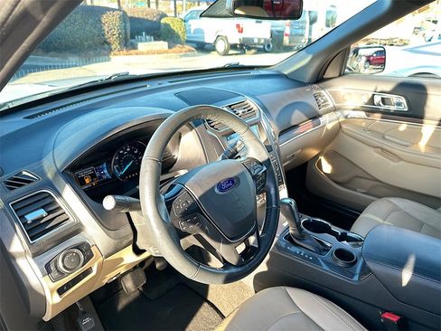 Certified 2017 Ford Explorer Limited w/ Equipment Group 301A image 10