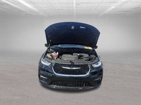 Used 2025 Chrysler Pacifica Select FWD image 61