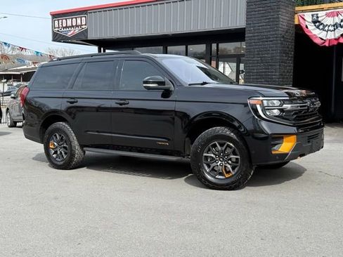Used 2025 Ford Expedition Tremor image 2