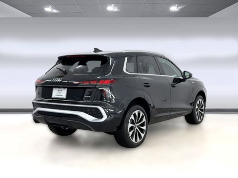 New 2026 Audi Q3 quattro 2.0T image 9