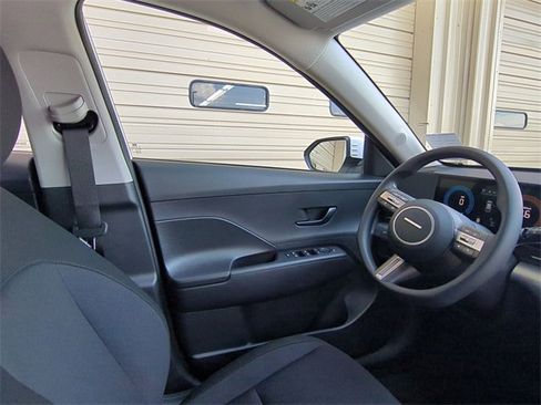 New 2026 Hyundai Kona SE image 10