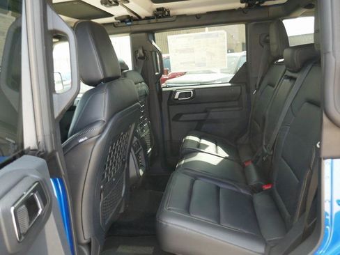 New 2025 Ford Bronco Badlands image 12