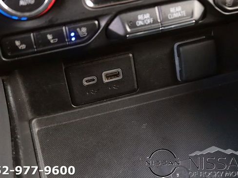 Used 2023 Chevrolet Suburban Premier image 23