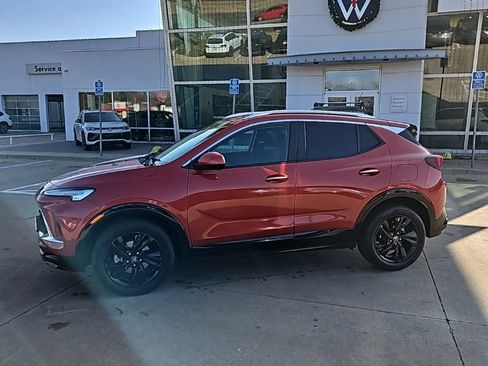 Used 2024 Buick Encore GX Sport Touring image 8