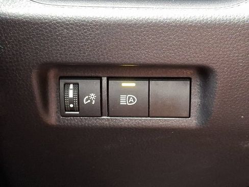Certified 2025 Toyota RAV4 XLE FWD image 28