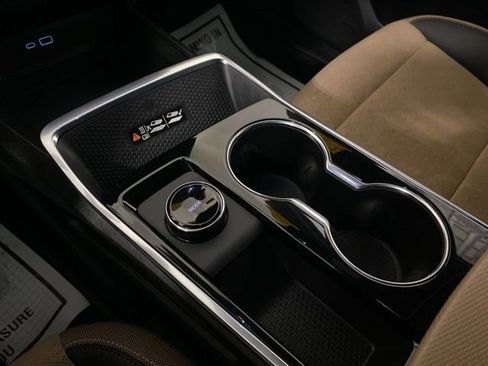 Used 2025 Chevrolet Equinox ACTIV w/ Safety and Technology Package image 21