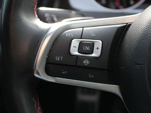 Used 2019 Volkswagen GTI SE image 27