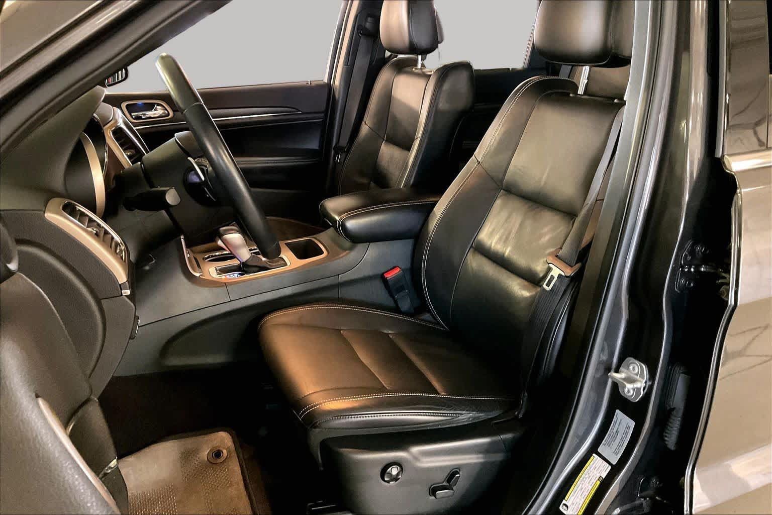 Used 2017 Jeep Grand Cherokee Limited RWD image 7