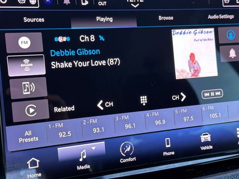 Used 2023 Chrysler Pacifica Touring-L image 21