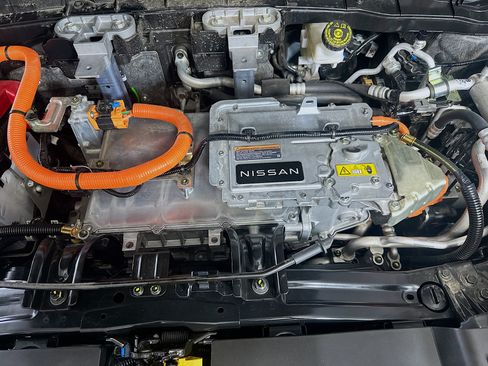 Used 2023 Nissan Ariya FWD image 34