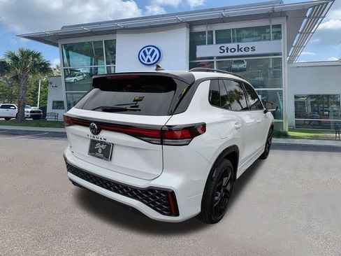 New 2026 Volkswagen Tiguan SE R-Line FWD image 3