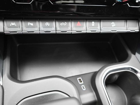 Used 2025 GMC Sierra 1500 Denali w/ Denali Reserve Package AWD/4WD image 17