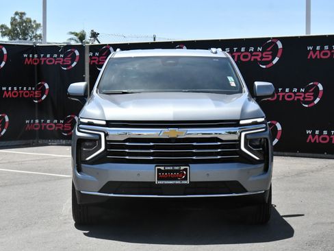 Used 2025 Chevrolet Tahoe LT AWD/4WD image 2