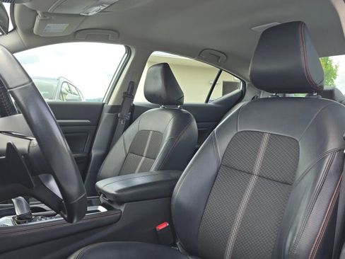 Used 2024 Nissan Altima 2.5 SR FWD image 21