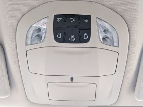 Used 2022 Chrysler Pacifica Touring-L w/ Uconnect Theater Family Group image 43