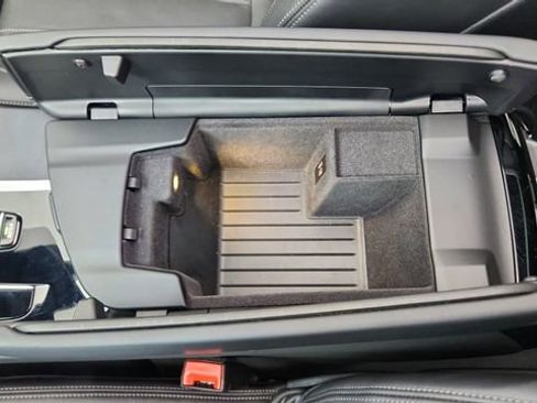 Used 2022 BMW 530e xDrive w/ Executive Package image 57