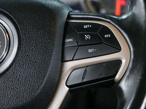 Used 2018 Jeep Cherokee Limited FWD image 14