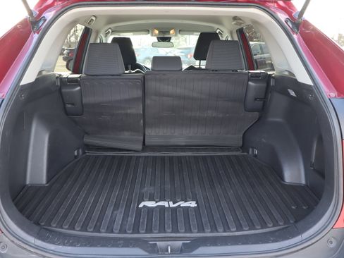 Used 2021 Toyota RAV4 LE image 23