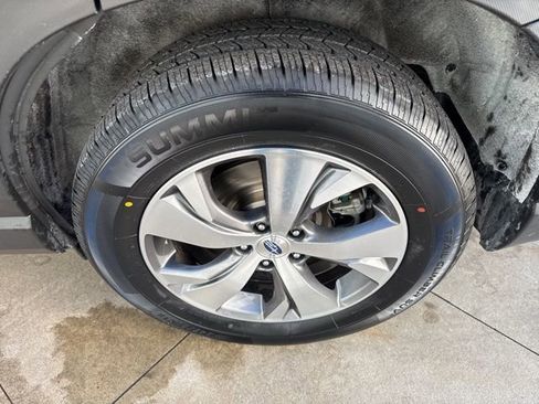 Used 2022 Subaru Ascent Premium w/ Convenience Package image 13