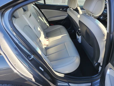Used 2019 Genesis G70 2.0T Advanced RWD image 20