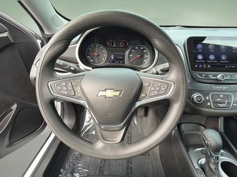 Used 2024 Chevrolet Malibu LS FWD image 12