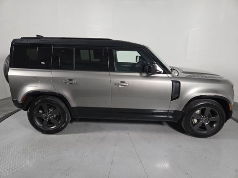 Used 2024 Land Rover Defender 110 X-Dynamic SE AWD/4WD image 4