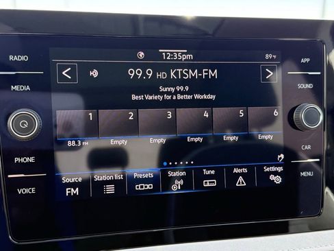 Used 2025 Volkswagen Taos SE FWD image 17