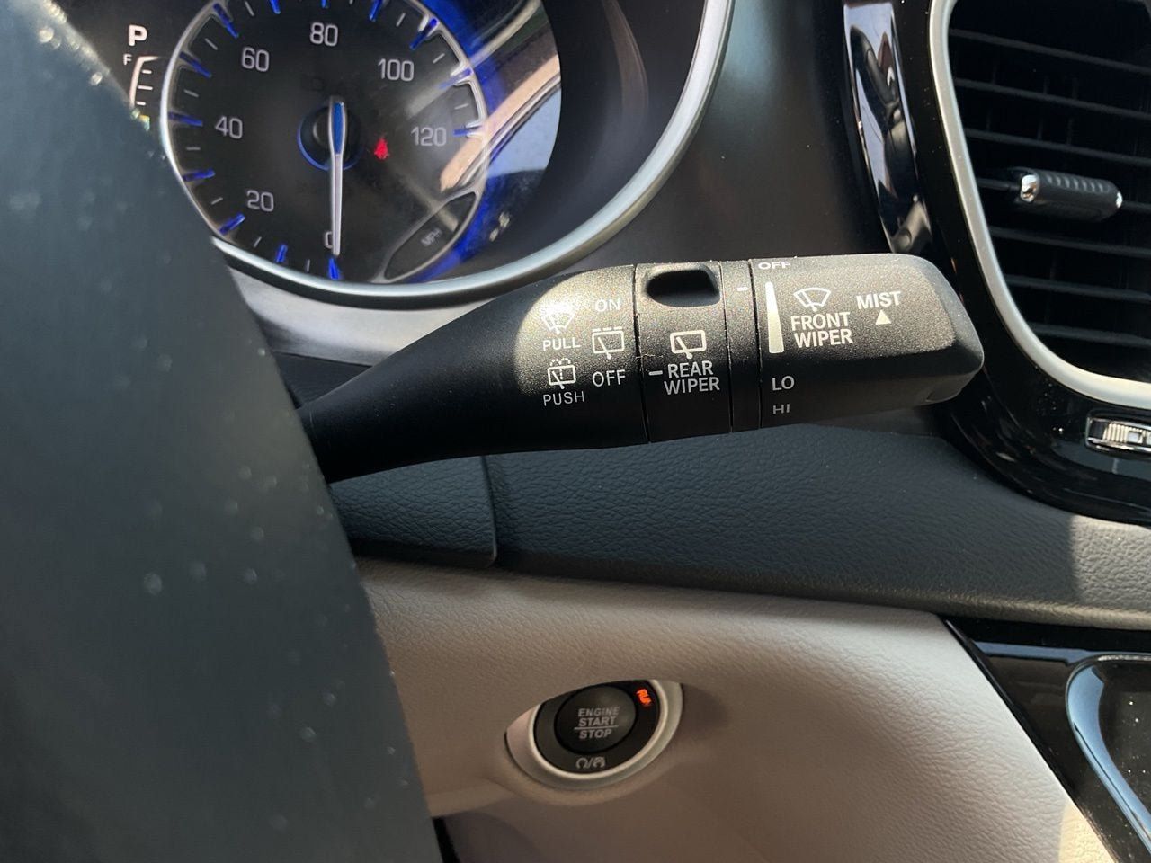 Used 2024 Chrysler Pacifica Touring-L FWD image 38