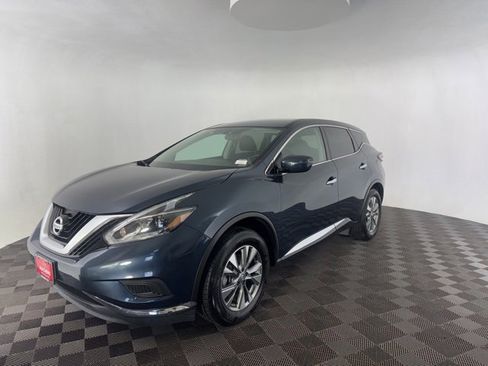 Used 2018 Nissan Murano S image 3