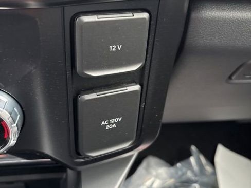 New 2025 Ford F350 Lariat w/ Lariat Ultimate Package image 32