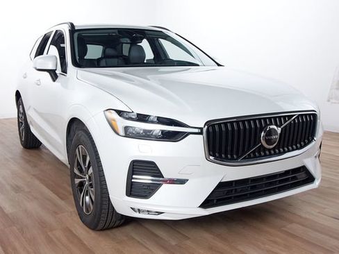 Used 2023 Volvo XC60 B5 Core w/ Climate Package AWD/4WD image 3