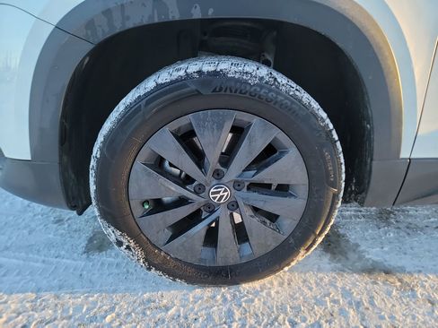 Used 2022 Volkswagen Taos S image 10