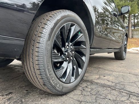 Used 2025 Lincoln Navigator Reserve w/ Jet Appearance Package image 7