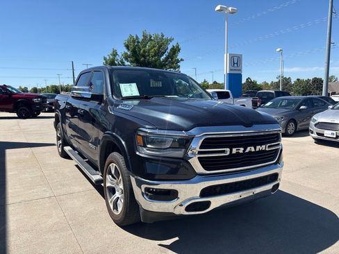 Used 2021 RAM 1500 Laramie AWD/4WD image 3