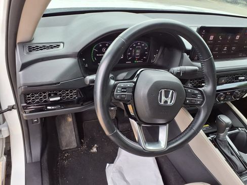 Used 2023 Honda Accord Touring image 17