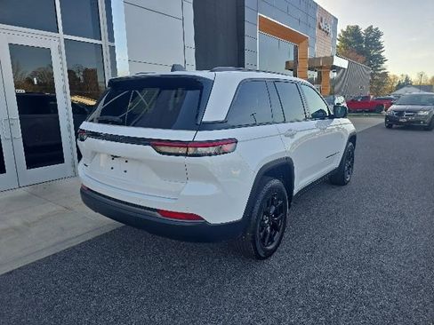 New 2026 Jeep Grand Cherokee Altitude AWD/4WD image 6