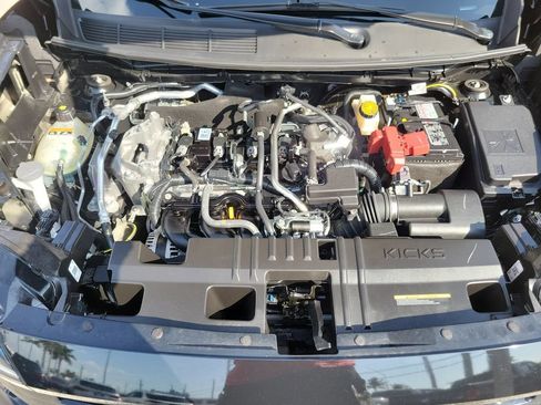 Certified 2025 Nissan Kicks SR FWD image 40
