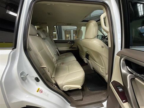 Used 2017 Lexus GX 460 Premium w/ Premium Package AWD/4WD image 28