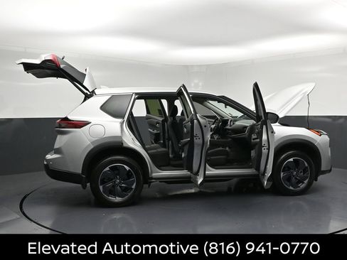 Certified 2025 Nissan Rogue SV AWD/4WD image 34