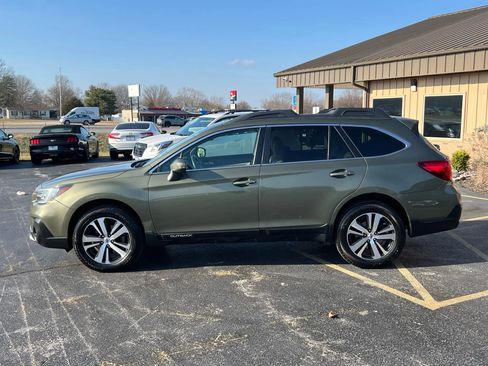 Used 2018 Subaru Outback 2.5i Limited image 23