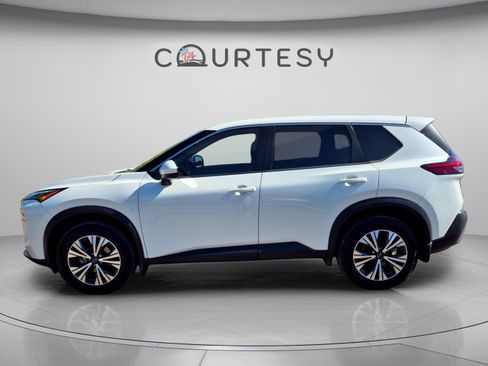 Certified 2023 Nissan Rogue SV FWD image 2
