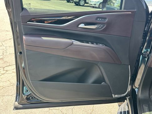 Used 2021 Cadillac Escalade ESV Sport Platinum w/ Heavy-Duty Trailer Package AWD/4WD image 10